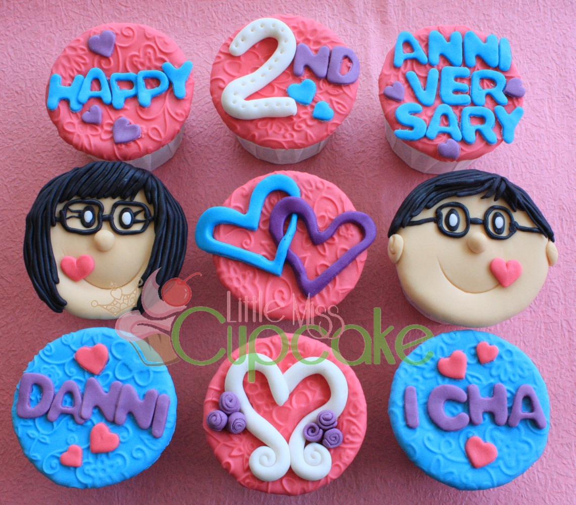anniversary fondant cupcake 5